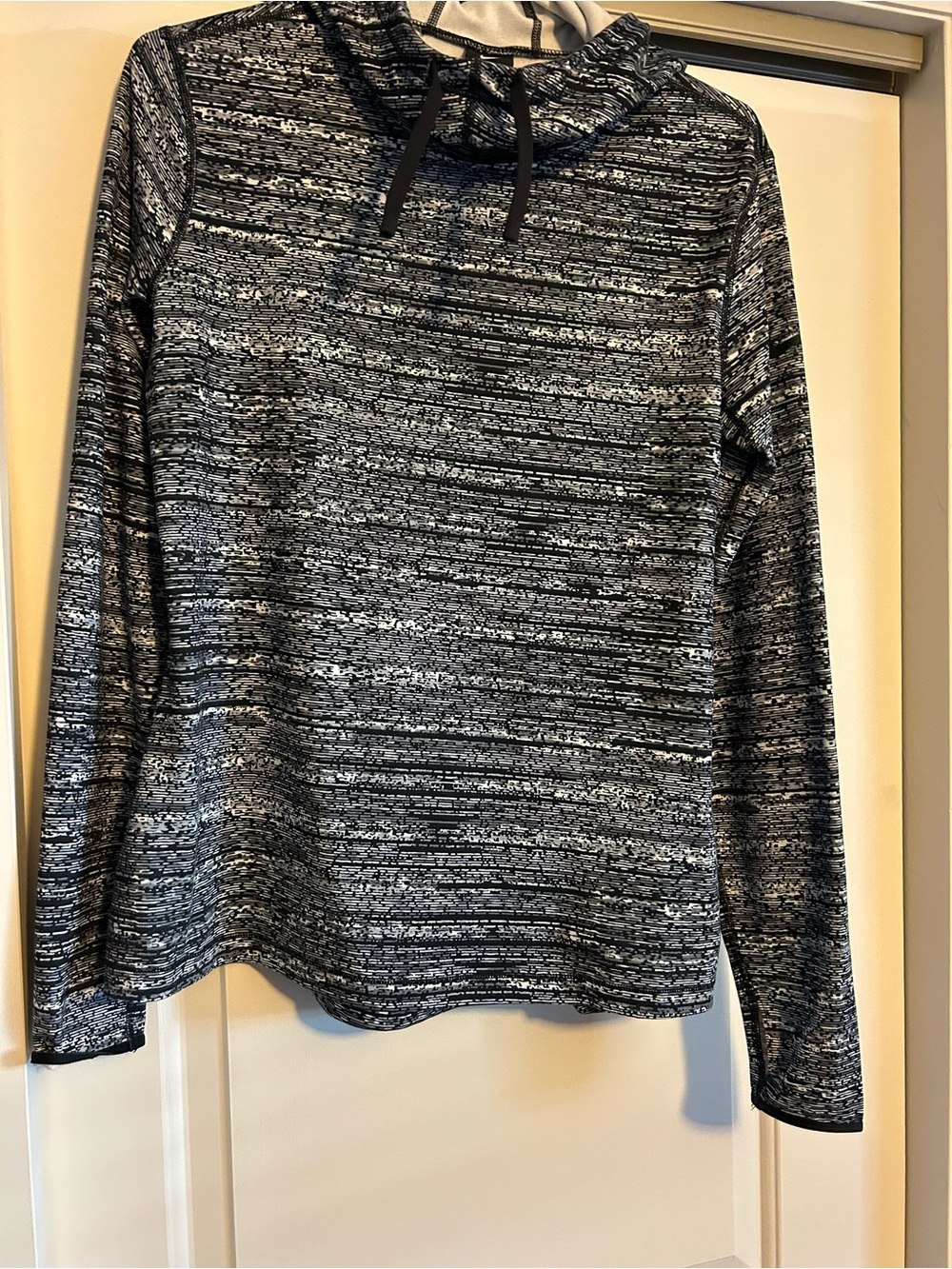 Long Sleeve Hooded Women's Athletic top in Black and Gray